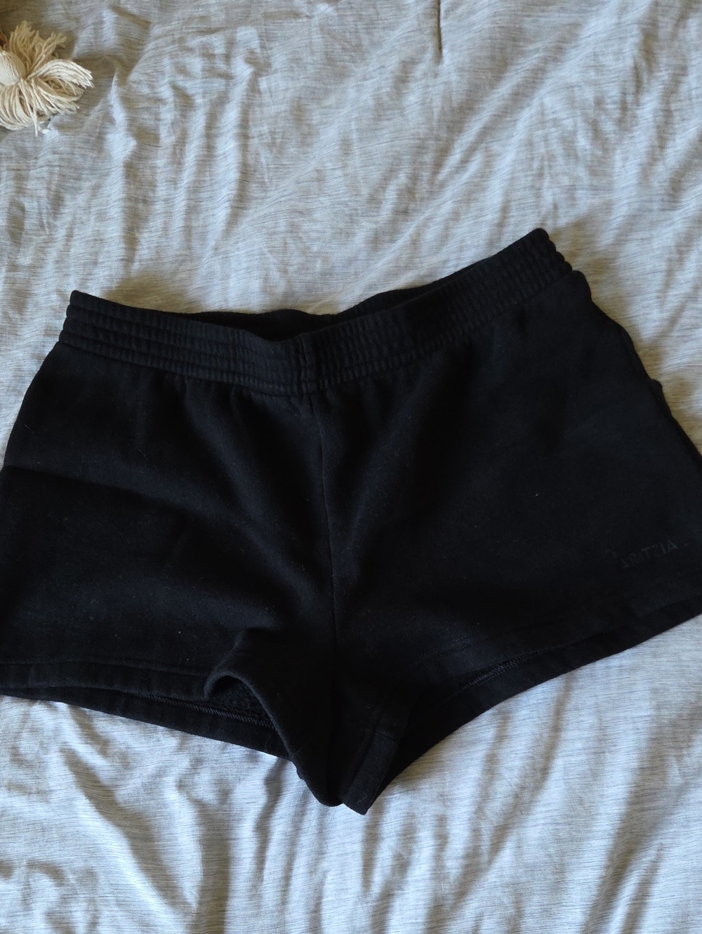 Aritzia. Black Women's Everyday Lounge Shorts